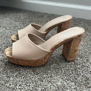 Size 7.5 Charles by Charles Davis platform cork sandals!